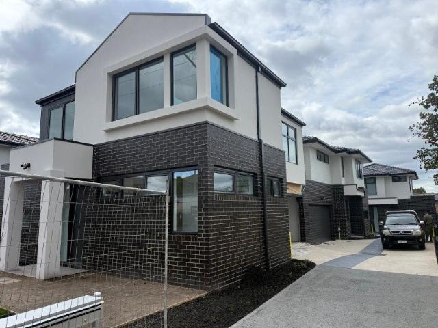 Townhouse for sale in Camerons Creek, Victoria