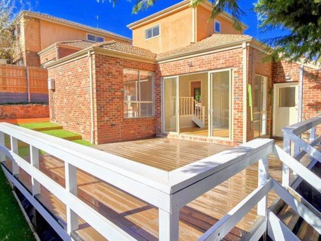 Townhouse for sale in Camerons Creek, Victoria