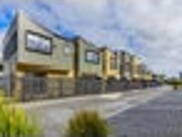 Townhouse for rent in Whenuapai, Upper Harbour