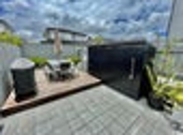 Townhouse for rent in Paremoremo
