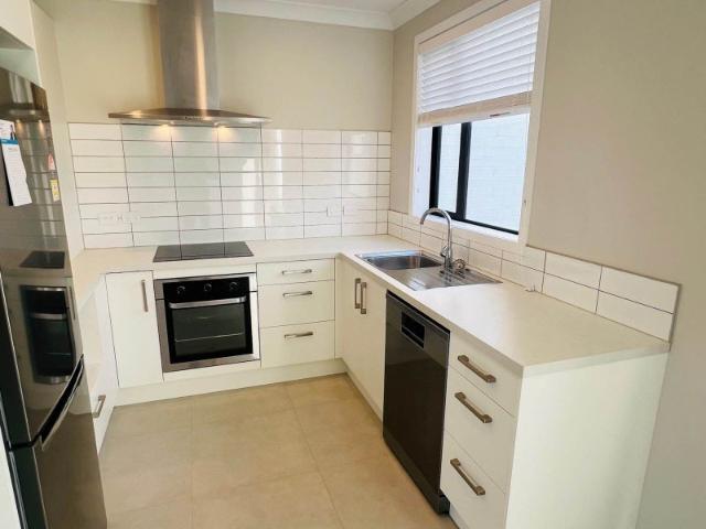 House for rent in Oratia