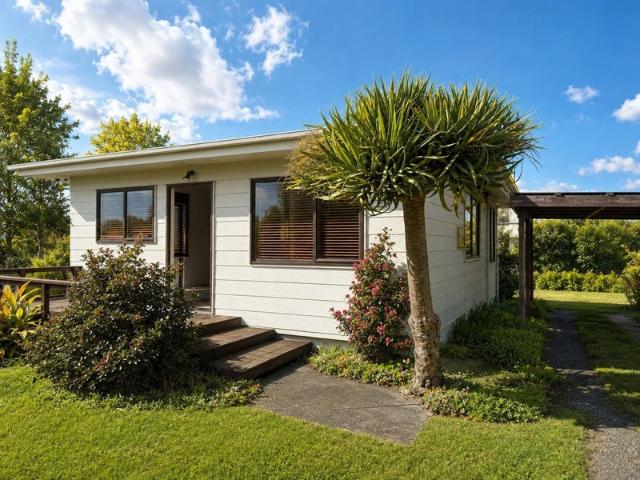 House for rent in Paremoremo, Oroua County