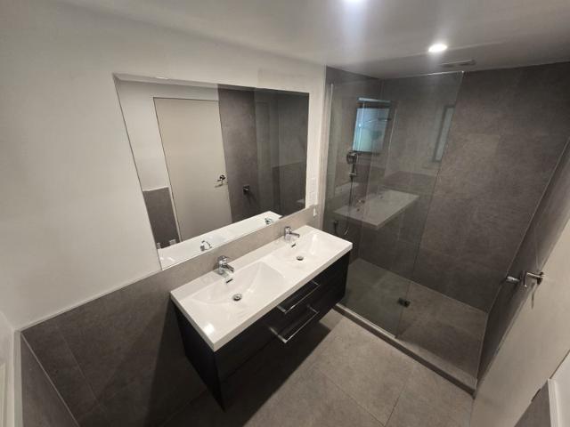 Apartment for rent in Paremoremo, Oroua County