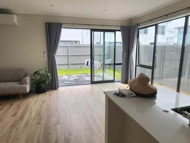 House for rent in Paremoremo