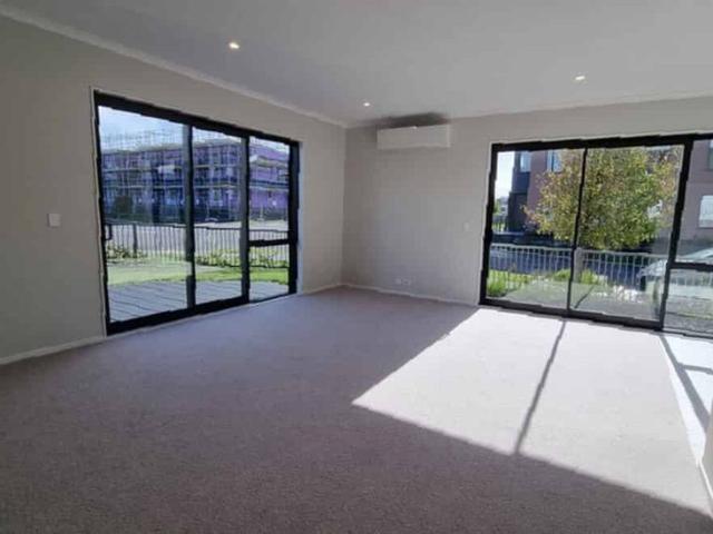 Townhouse for rent in Paremoremo