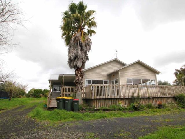 House for rent in Oratia, Oroua County