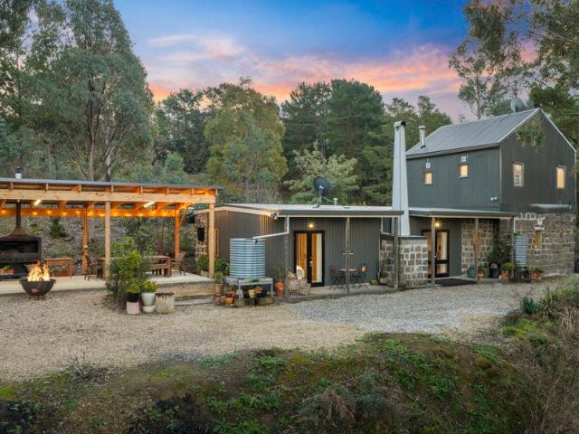 House for sale in Bonnie Doon, Victoria