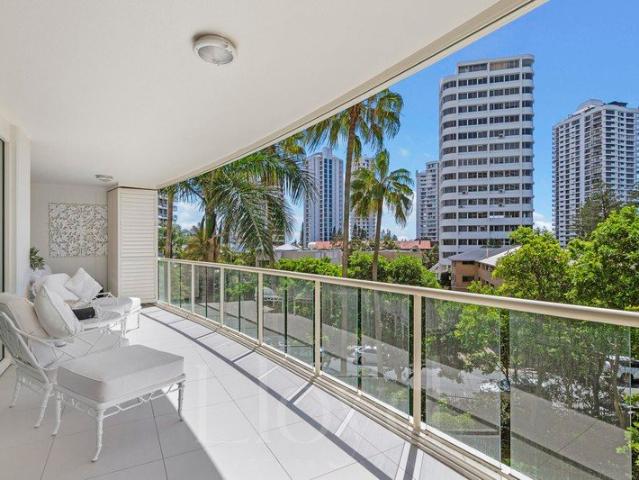 Apartment for sale in Main Beach, Gold Coast City