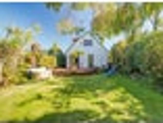 House for sale in Chaslands, Canterbury