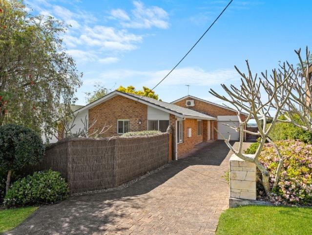 Villa for sale in Wamberal, Gosford