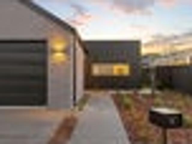 House for sale in Chaslands, Canterbury