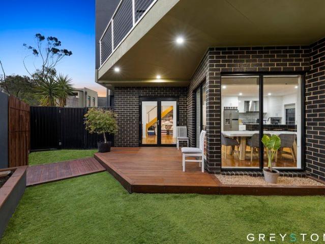 Townhouse for sale in Camerons Creek, Victoria