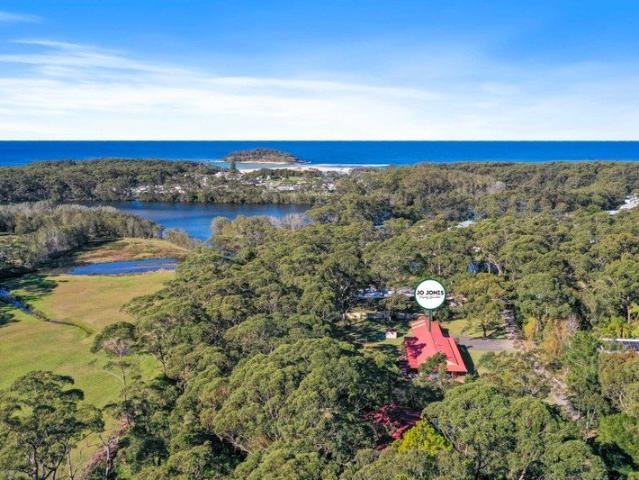 House for sale in Lake Tabourie, New South Wales
