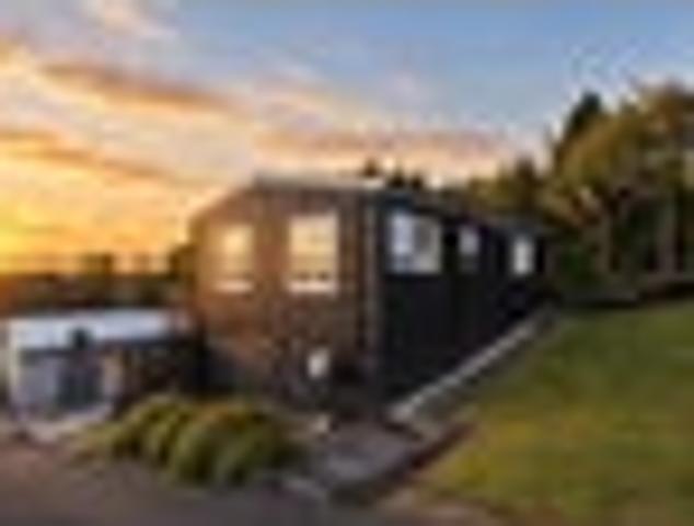 House for sale in Surfdale, Waiheke