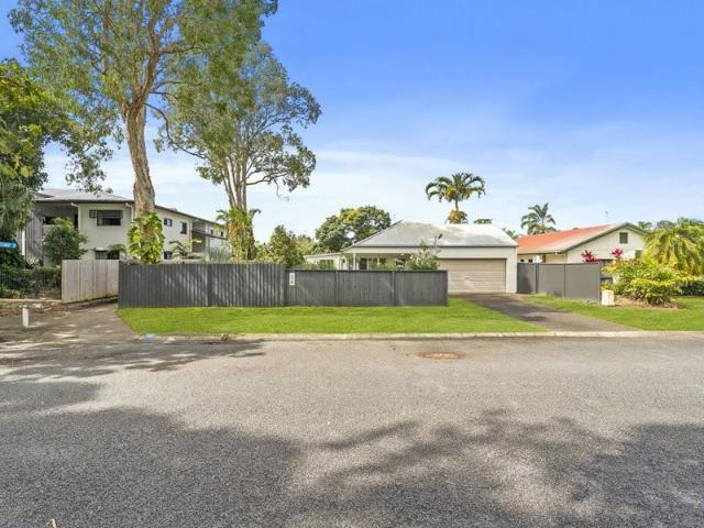 House for sale in Yorkeys Knob, Queensland