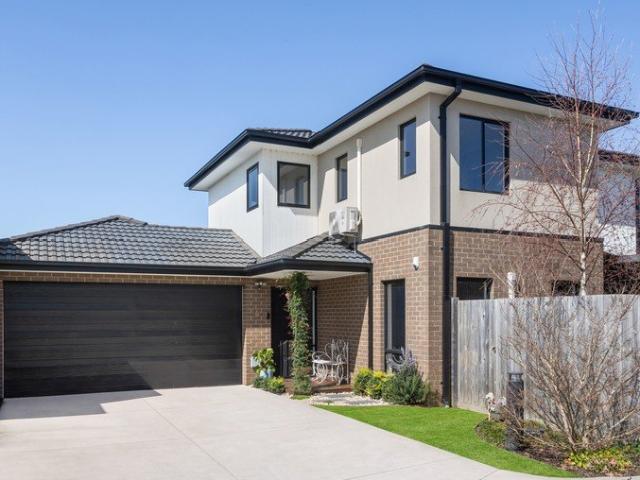 Townhouse for sale in Camerons Creek, Victoria