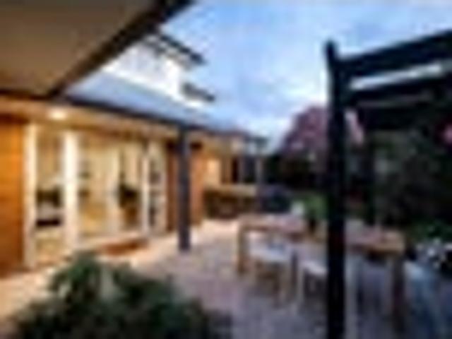 House for sale in Chaslands, Canterbury
