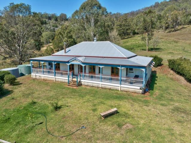 Cottage for sale in Kings Creek, Queensland