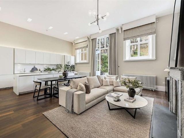 House for rent in Brompton, Greater London