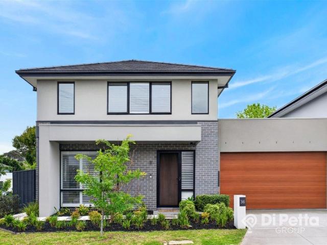 House for sale in Waverley Park Estate, Melbourne
