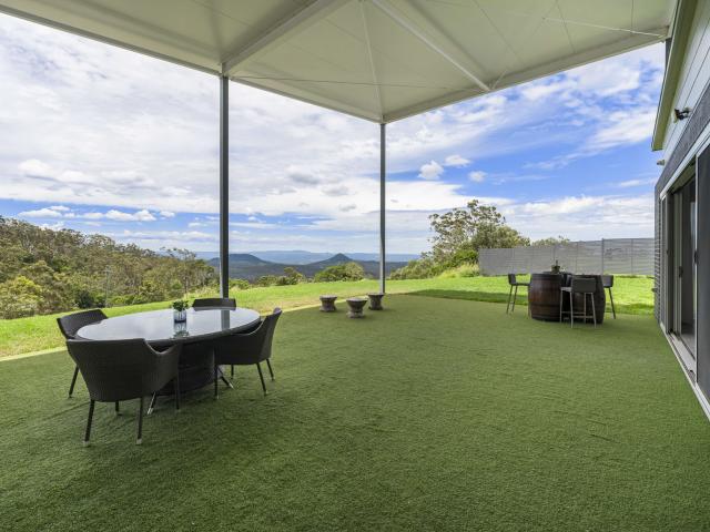 Cottage for sale in Preston, Queensland
