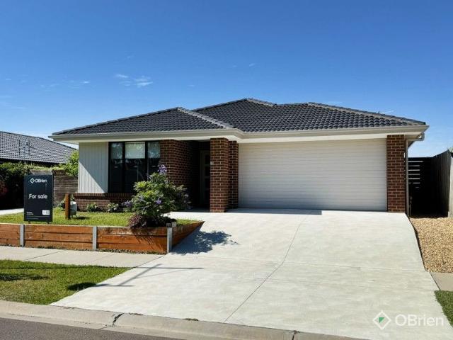 House for sale in Eagle Point, Victoria