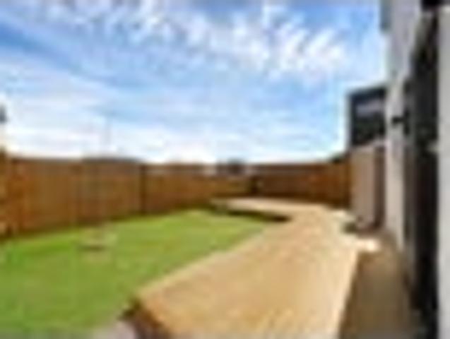 House for sale in Hayfield Park, Papakura