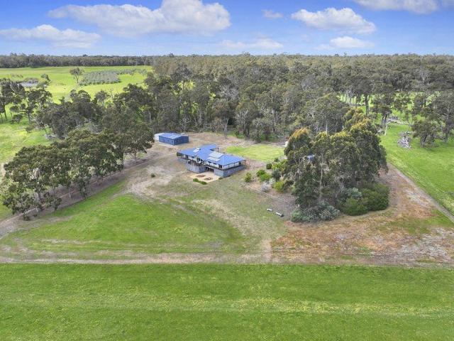 Cottage for sale in Shire Of Augusta Margaret River, Western Australia