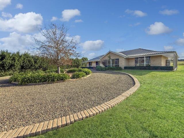 Cottage for sale in Boorowa, New South Wales