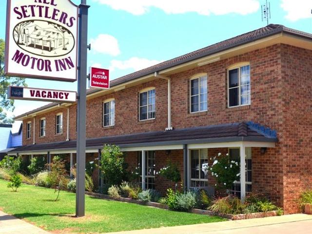 Townhouse for sale in Parkes, New South Wales