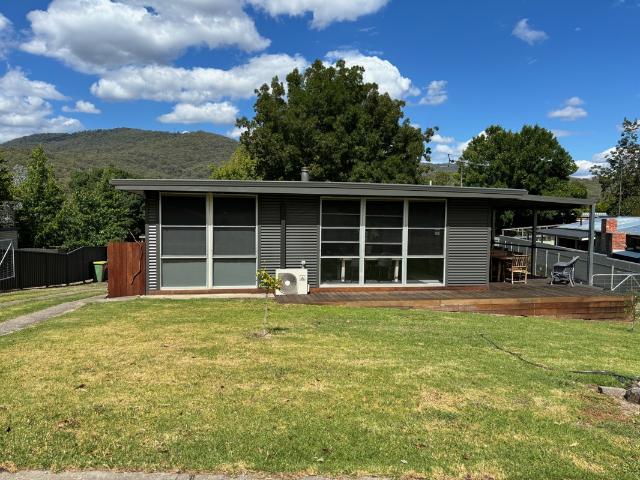 House for sale in Dartmouth, Victoria