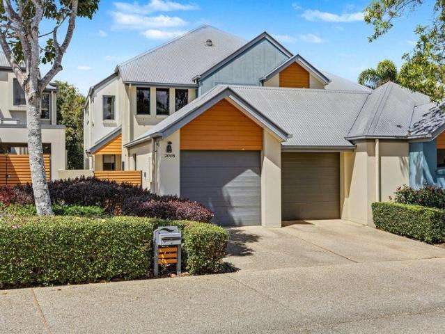 Townhouse for sale in Carrara, Gold Coast City