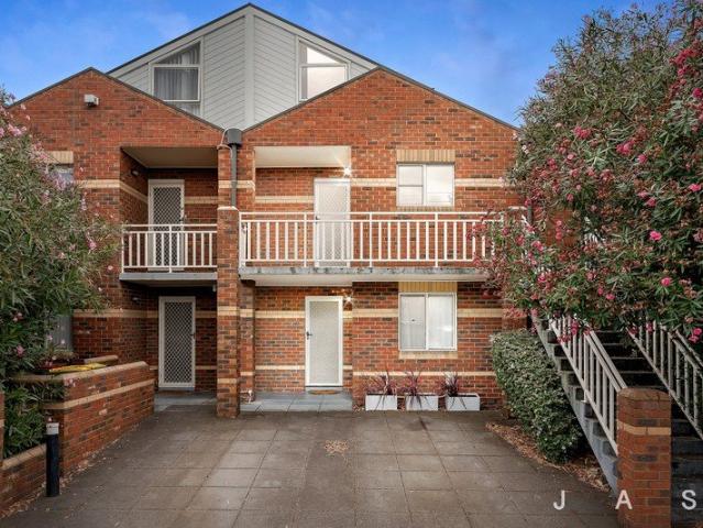Townhouse for rent in Camerons Creek, Victoria