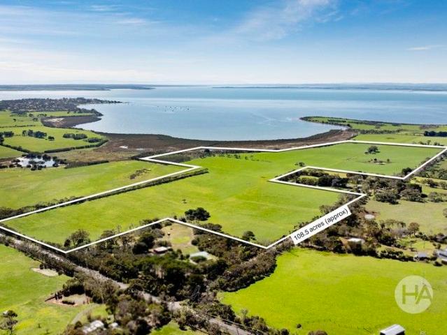 Cottage for sale in Rhyll, Victoria