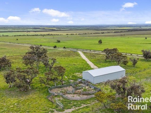 Acreage for sale in Langhorne Creek, South Australia