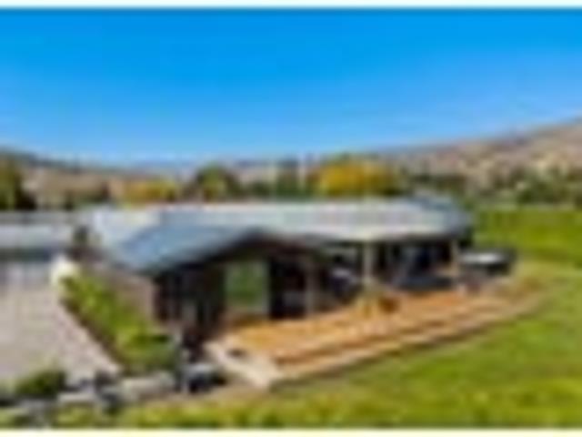 House for sale in Otakou