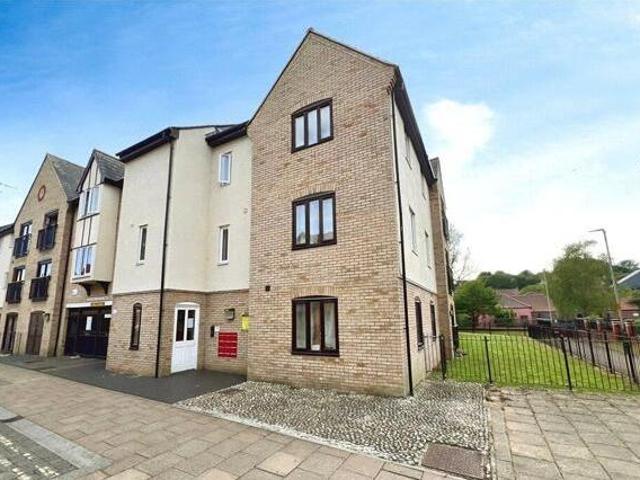 House for sale in Lakenham, East Bank