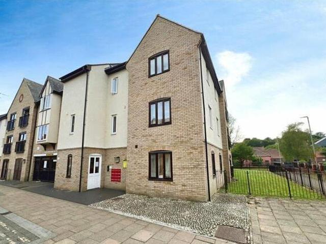 House for sale in Lakenham, East Bank