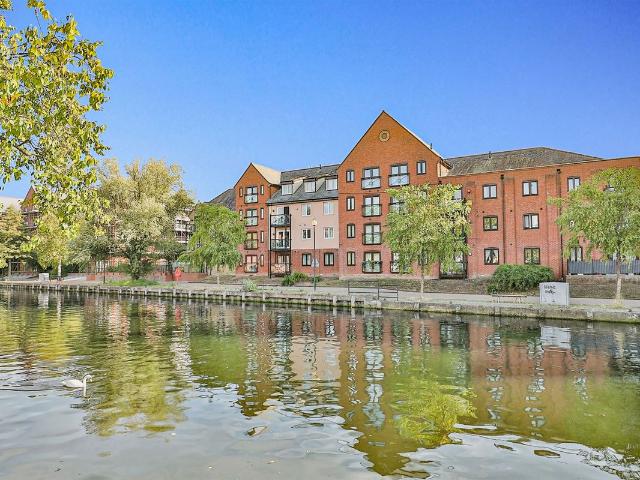 Apartment for rent in Lakenham, East Bank