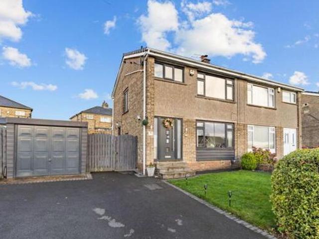 House for sale in Woodhouse, Brighouse