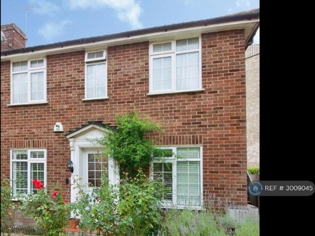 House for rent in Whetstone, Greater London