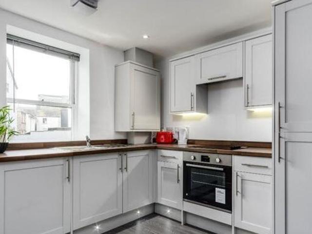 House for rent in Follaton, Strode