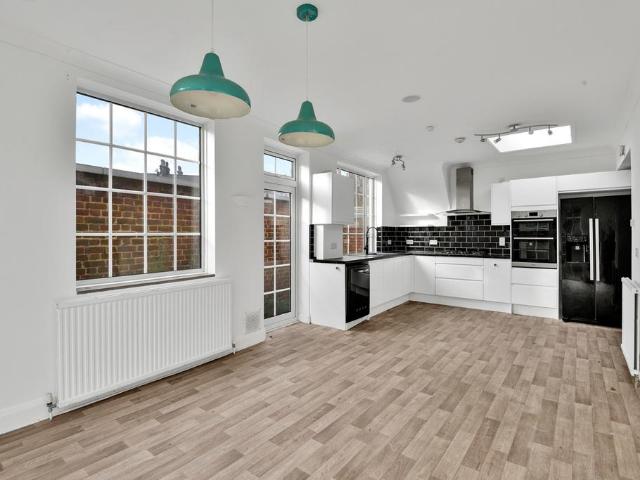 House for rent in Manor Park, Greater London