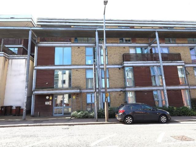 Apartment for rent in Holywell Estate, North Watford