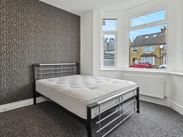 Room for rent in Holywell Estate, North Watford