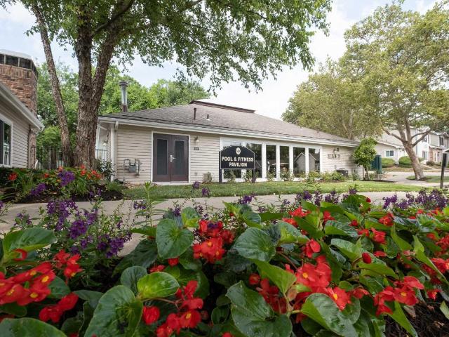House for rent in Kensington Manor, Overland Park