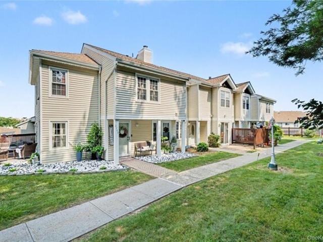 Condo for sale in Chester, New York