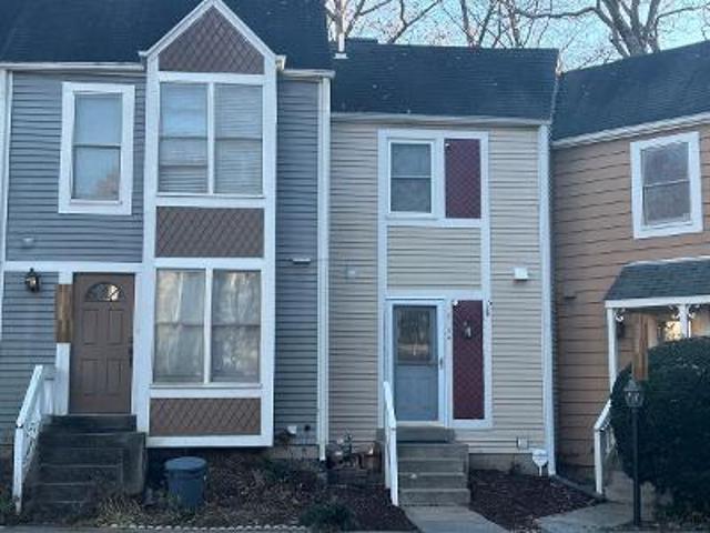 House for sale in Reston