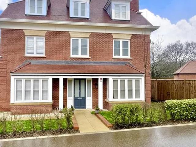 House for rent in Cockfosters, Greater London
