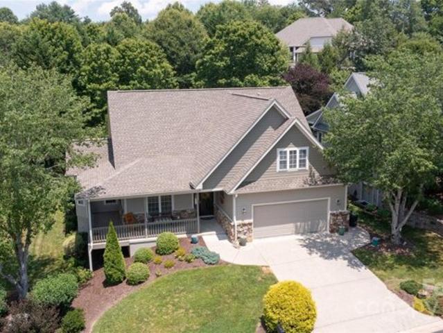 House for sale in Hendersonville